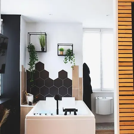 Love Room, La Douce Angevine Angers Exterior foto