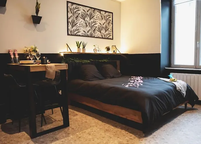 Love Room, La Douce Angevine