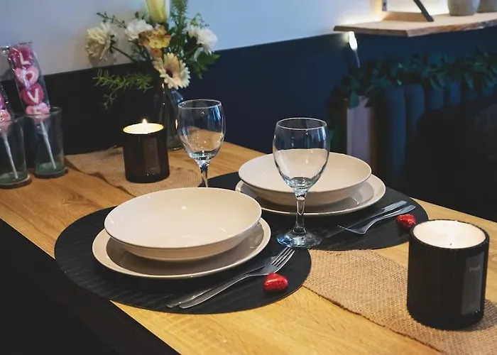 Love Room, La Douce Angevine