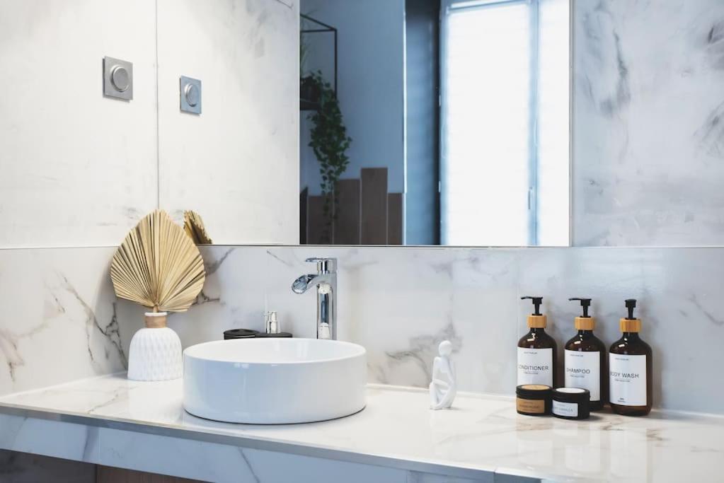 Room, La Douce Angevine Apartment