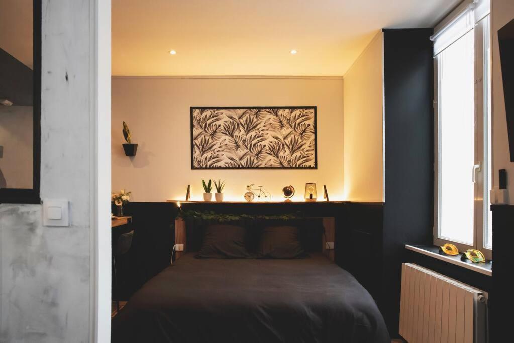 Apartment Room, La Douce Angevine *
